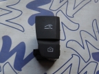 Блок кнопок (бардачок и дисплей) Audi Q7 5831